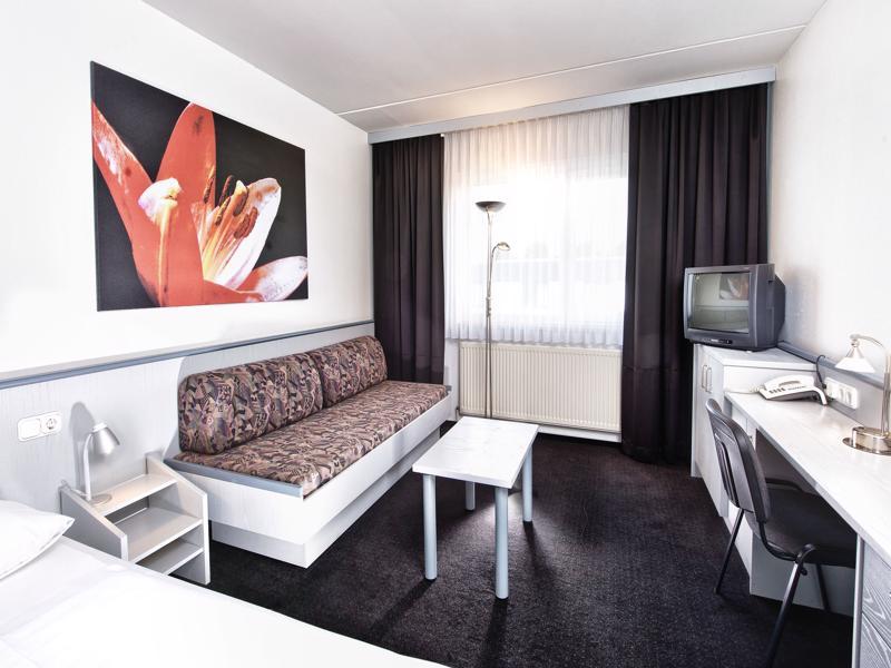Good Morning + Bad Oldesloe Hotel Екстериор снимка