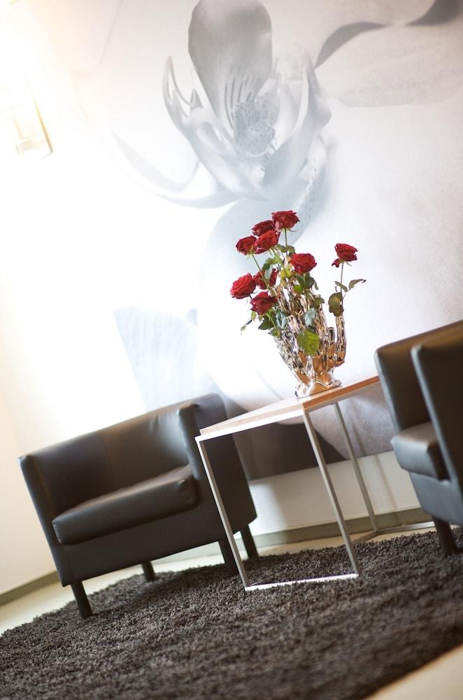 Good Morning + Bad Oldesloe Hotel Екстериор снимка