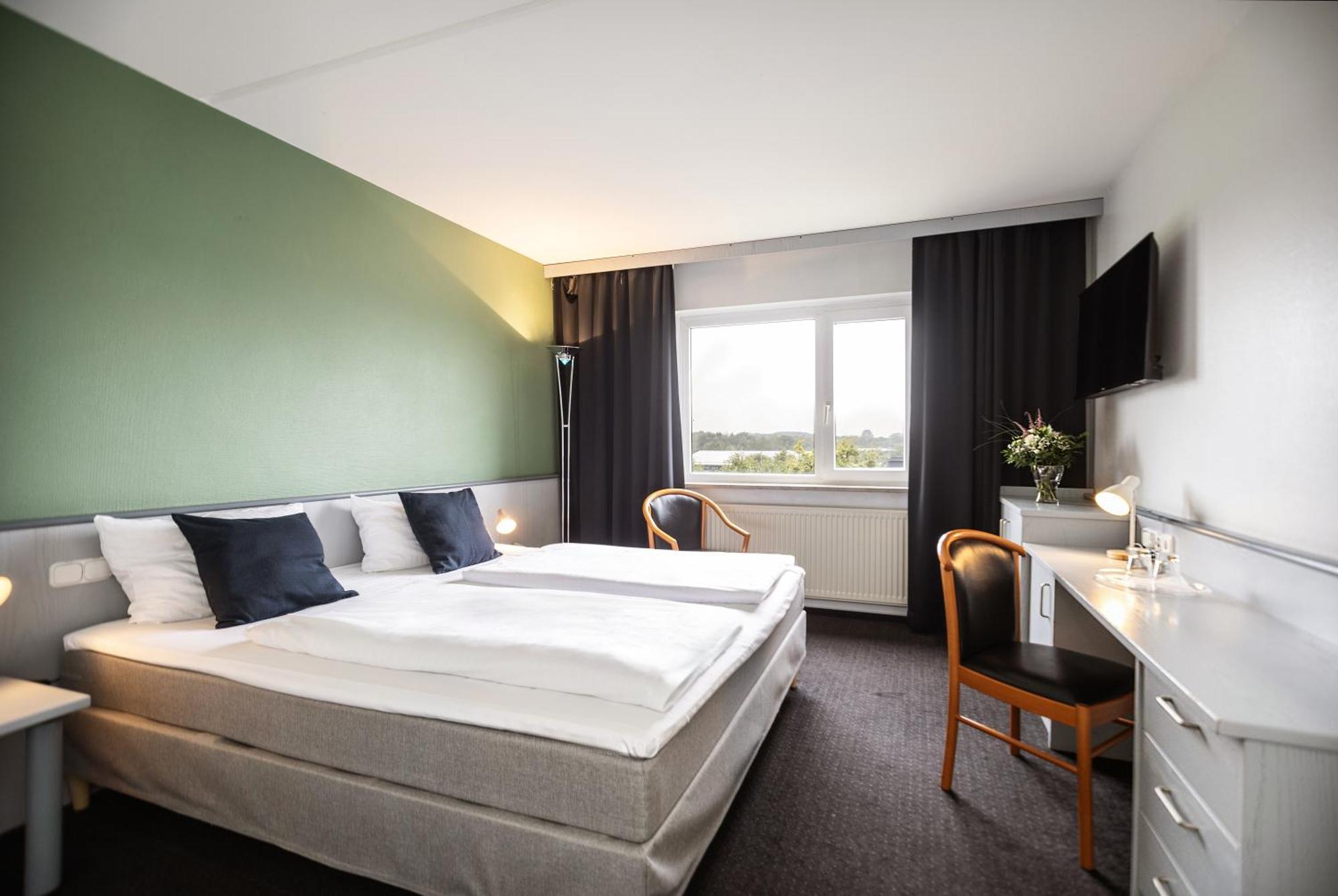 Good Morning + Bad Oldesloe Hotel Екстериор снимка